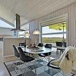 Chrisse - 550m From The Sea By Interhome