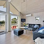 Dom wakacyjny Chrisse - 550m From The Sea By Interhome *