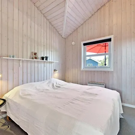 Semesterbostad Chrisse - 550m From The Sea By Interhome *