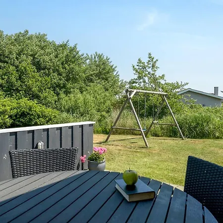 Semesterbostad Chrisse - 550m From The Sea By Interhome *