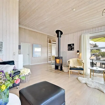 Chrisse - 550m From The Sea By Interhome *