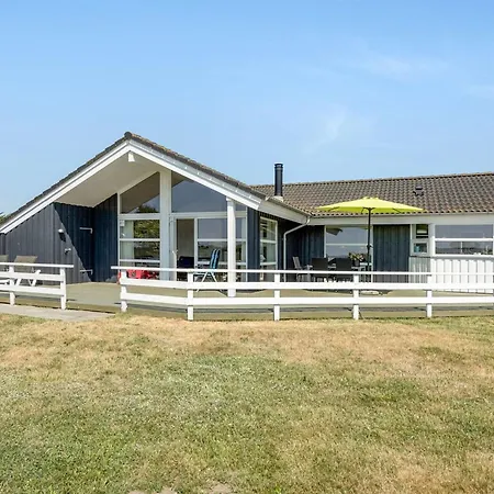 Chrisse - 550m From The Sea By Interhome Lakolk