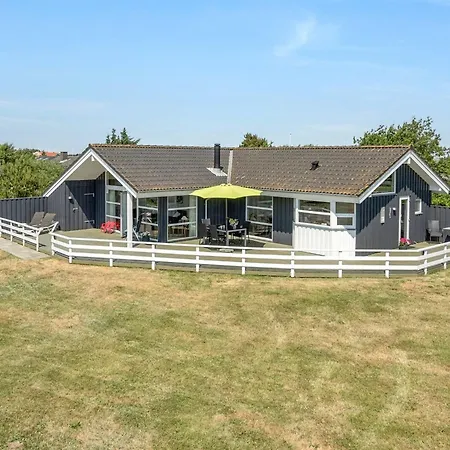 Holiday home Chrisse - 550m From The Sea By Interhome *