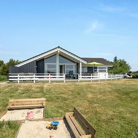 Chrisse - 550m From The Sea By Interhome Lakolk