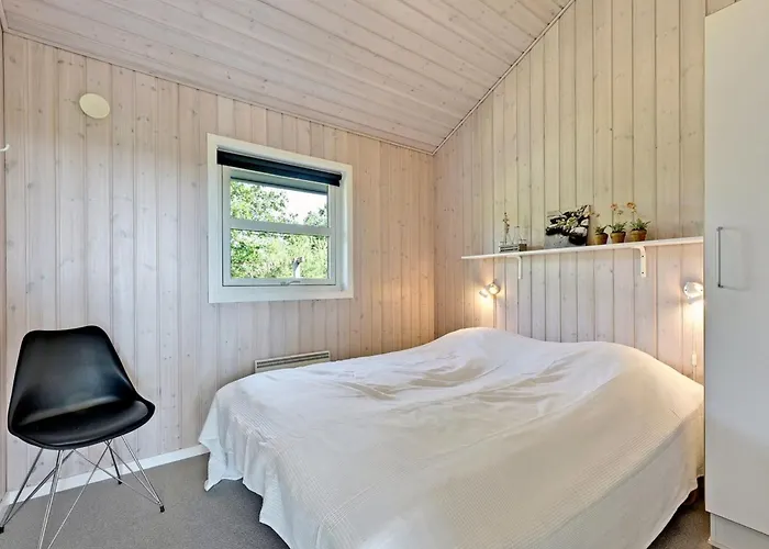 Holiday home Chrisse - 550m From The Sea By Interhome Lakolk