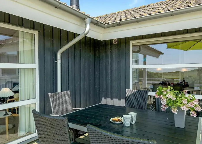 Chrisse - 550m From The Sea By Interhome Holiday home Lakolk