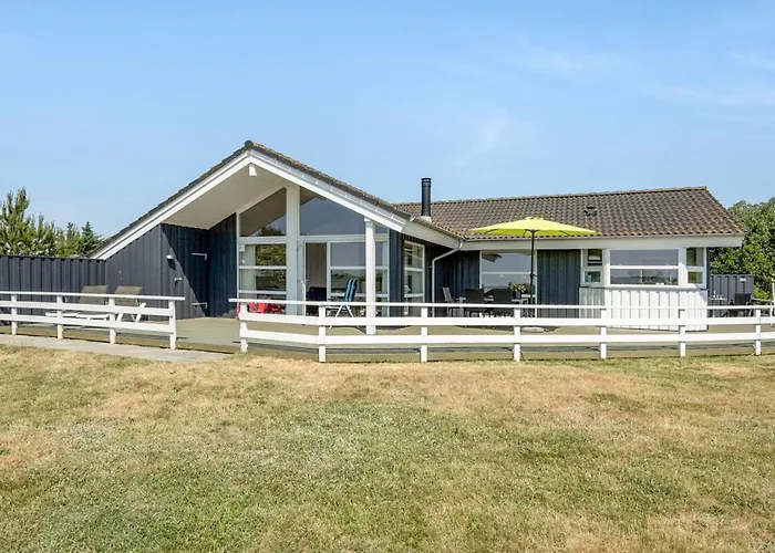 Chrisse - 550m From The Sea By Interhome Lakolk